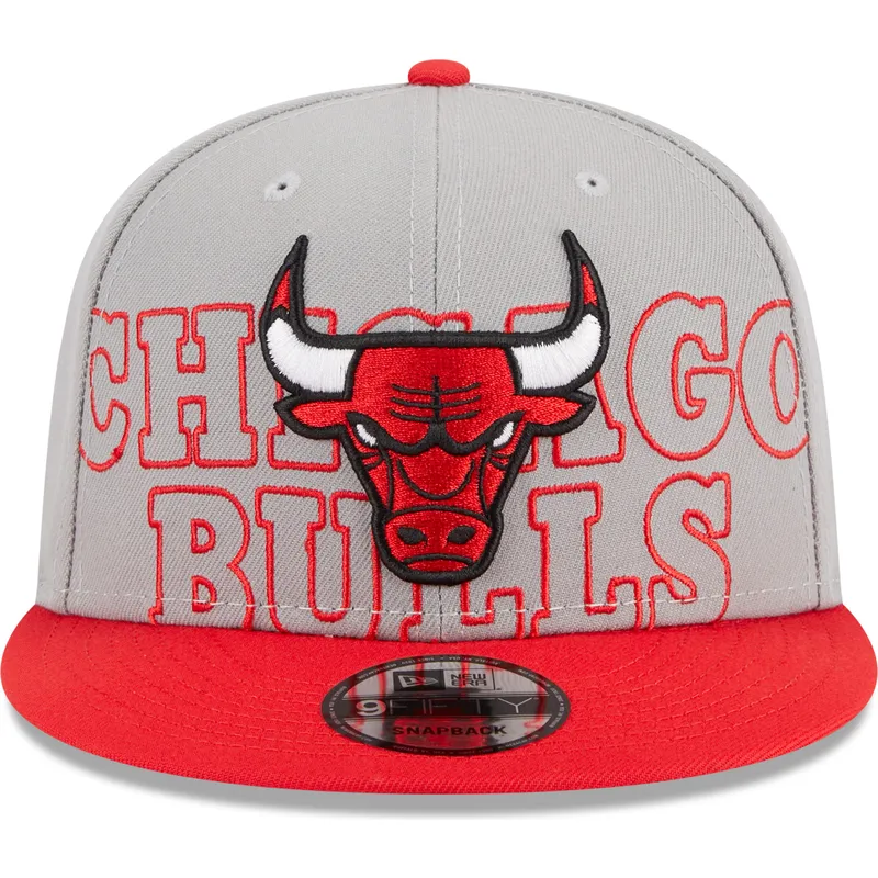 gra-och-rod-platt-keps-snapback-9fifty-draft-edition-2023-fran-chicago-bulls-nba-av-new-era