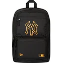 ryggsackar-svart-delaware-outline-fran-new-york-yankees-mlb-av-new-era
