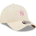 justerbar-ljusrosa-bojd-keps-med-rosa-logotyp-9twenty-mini-logo-av-new-york-yankees-mlb-fran-new-era
