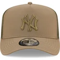 new-york-yankees-mlb-gron-truckerkeps-med-gron-logotyp-a-frame-tech-ripstop-fran-new-era