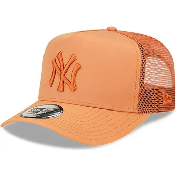 New Era Brown Logo A Frame Tech Ripstop New York Yankees MLB Brown Trucker Hat