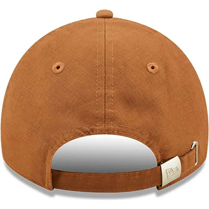 bojd-brun-justerbar-keps-9twenty-linen-fran-new-era