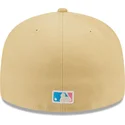 kepsar-plana-beige-justerad-rosa-59fifty-seam-stitch-fran-new-york-yankees-mlb-av-new-era