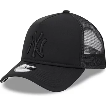 Svart truckerkeps med svart logotyp 9FORTY A Frame All Day Trucker från New York Yankees MLB av New Era
