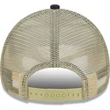 beige-och-marinbla-9forty-a-frame-all-day-trucker-keps-new-york-yankees-mlb-fran-new-era