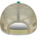 boston-celtics-nba-new-era-9forty-a-frame-all-day-trucker-beige-och-gron-truckerkeps