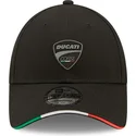 justerbar-svart-bojd-keps-9forty-repreve-flag-sandwich-av-ducati-motor-motogp-fran-new-era