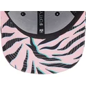 kepsar-curva-svart-snapback-9forty-all-over-print-zebra-visor-fran-manchester-united-football-club-premier-league-av-new-era