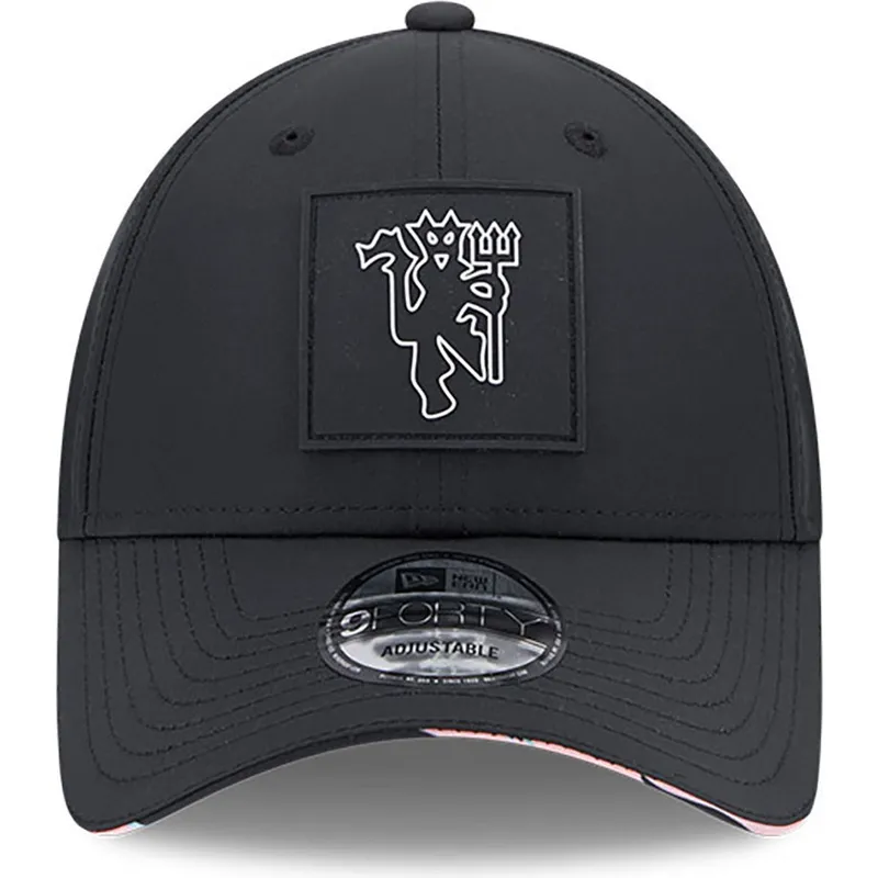 kepsar-curva-svart-snapback-9forty-all-over-print-zebra-visor-fran-manchester-united-football-club-premier-league-av-new-era