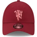kepsar-curva-rod-justerbart-band-9forty-seasonal-fran-manchester-united-football-club-premier-league-av-new-era
