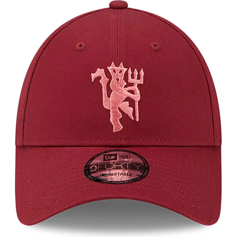 kepsar-curva-rod-justerbart-band-9forty-seasonal-fran-manchester-united-football-club-premier-league-av-new-era