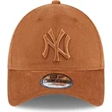 kepsar-curva-brun-justerbart-band-9forty-cord-fran-new-york-yankees-mlb-av-new-era