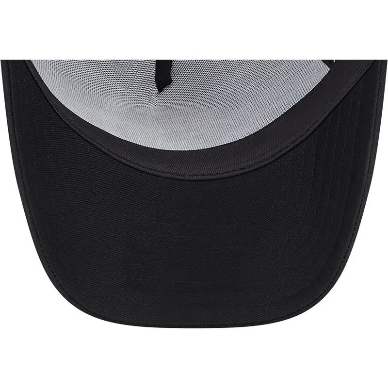 kepsar-curva-svart-snapback-a-frame-fran-coyote-y-correcaminos-looney-tunes-av-new-era