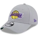 gra-justerbar-kurvad-keps-9forty-team-side-patch-fran-los-angeles-lakers-nba-av-new-era