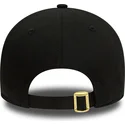 kepsar-curva-svart-justerbart-band-9forty-metallic-badge-fran-chicago-bulls-nba-av-new-era