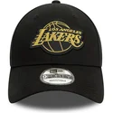 kepsar-curva-svart-justerbart-band-9forty-metallic-badge-fran-los-angeles-lakers-nba-av-new-era