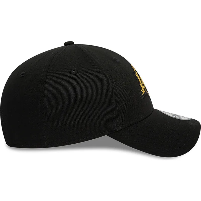 kepsar-curva-svart-justerbart-band-9forty-metallic-badge-fran-los-angeles-lakers-nba-av-new-era