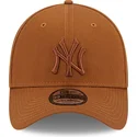 brun-justerbar-bojd-keps-med-brunt-logo-39thirty-league-essential-av-new-york-yankees-mlb-fran-new-era
