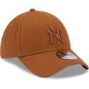 brun-justerbar-bojd-keps-med-brunt-logo-39thirty-league-essential-av-new-york-yankees-mlb-fran-new-era