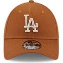 brun-justerbar-bojd-keps-med-beige-logotyp-9forty-league-essential-los-angeles-dodgers-mlb-fran-new-era