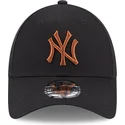 new-era-new-york-yankees-mlb-9forty-league-essential-justerbar-svart-bojd-keps-med-brunt-logo