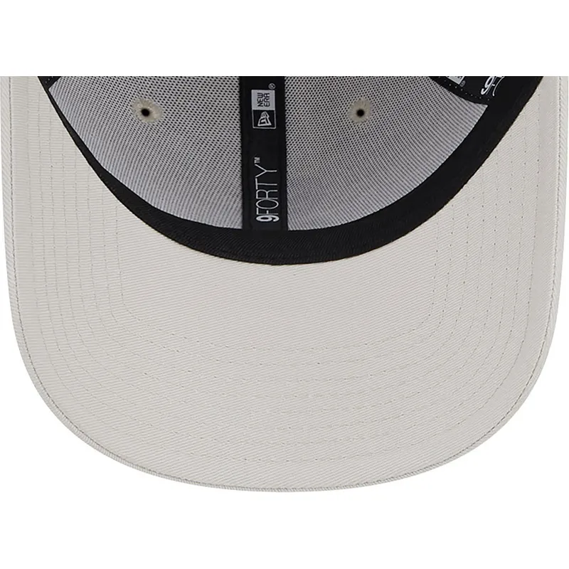 kepsar-curva-beige-justerbart-band-marron-9forty-league-essential-fran-chicago-white-sox-mlb-av-new-era