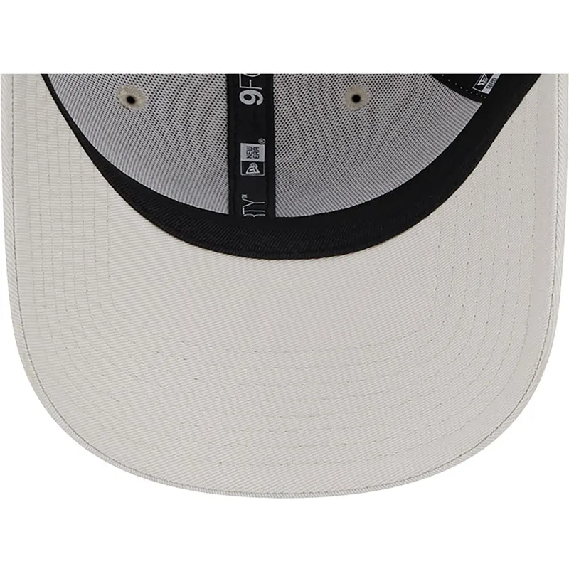kepsar-curva-beige-justerbart-band-9forty-league-essential-fran-new-york-yankees-mlb-av-new-era