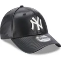 kepsar-curva-svart-justerbart-band-9forty-leather-fran-new-york-yankees-mlb-av-new-era