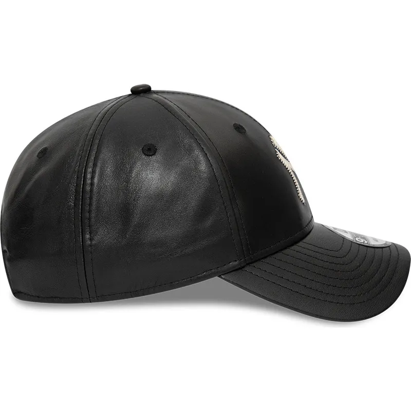 kepsar-curva-svart-justerbart-band-9forty-leather-fran-new-york-yankees-mlb-av-new-era