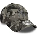 kepsar-curva-kamouflage-justerbart-band-9forty-all-over-print-painted-fran-new-york-yankees-mlb-av-new-era