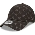svart-justerbar-kurvad-keps-9forty-monogram-fran-new-york-yankees-mlb-av-new-era