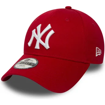 New Era New York Yankees MLB 9FORTY Essential justerbar röd böjd keps för barn