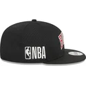 svart-platt-snapback-keps-9fifty-post-up-pin-fran-chicago-bulls-nba-av-new-era