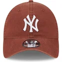 justerbar-brun-bojd-keps-9twenty-league-essential-new-york-yankees-mlb-fran-new-era