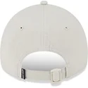 beige-justerbar-bojd-keps-med-beige-9twenty-mini-logo-av-new-york-yankees-mlb-fran-new-era
