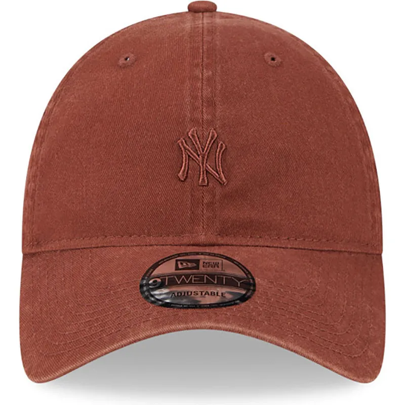 justerbar-brun-bojd-keps-med-brunt-logo-9twenty-mini-logo-av-new-york-yankees-mlb-fran-new-era
