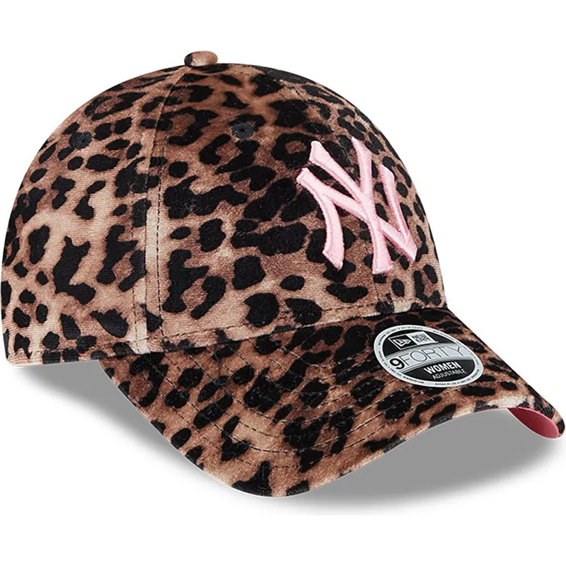 new-york-yankees-mlb-9forty-velour-justerbar-leopardmonstrad-kurvad-keps-med-rosa-logotyp-for-kvinnor-fran-new-era