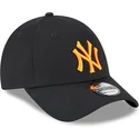 new-york-yankees-mlb-9forty-league-essential-svart-justerbar-bojd-keps-med-orange-logotyp-fran-new-era