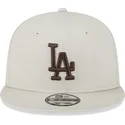 beige-platt-keps-snapback-med-brunt-logo-9fifty-league-essential-av-los-angeles-dodgers-mlb-fran-new-era