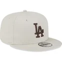 beige-platt-keps-snapback-med-brunt-logo-9fifty-league-essential-av-los-angeles-dodgers-mlb-fran-new-era