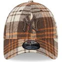 brun-justerbar-bojd-keps-med-brunt-new-york-yankees-mlb-9forty-check-logotyp-fran-new-era