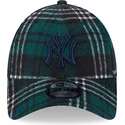 justerbar-gron-bojd-keps-med-bla-logotyp-9forty-check-fran-new-york-yankees-mlb-av-new-era