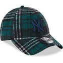 justerbar-gron-bojd-keps-med-bla-logotyp-9forty-check-fran-new-york-yankees-mlb-av-new-era