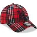 rod-justerbar-bojd-keps-med-svart-logotyp-9forty-check-los-angeles-dodgers-mlb-fran-new-era