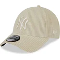 kepsar-curva-beige-justerbart-band-9forty-wide-cord-fran-new-york-yankees-mlb-av-new-era