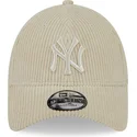kepsar-curva-beige-justerbart-band-9forty-wide-cord-fran-new-york-yankees-mlb-av-new-era