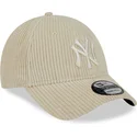 kepsar-curva-beige-justerbart-band-9forty-wide-cord-fran-new-york-yankees-mlb-av-new-era
