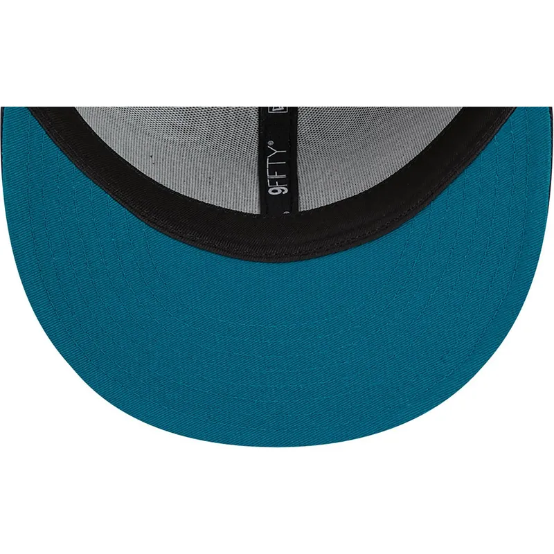 marinbla-platt-snapback-keps-med-marinblatt-9fifty-side-patch-script-logotyp-fran-new-york-yankees-mlb-av-new-era