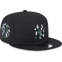 svart-snapback-keps-med-bla-logga-9fifty-seasonal-infill-av-new-york-yankees-mlb-fran-new-era