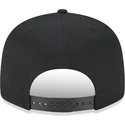 svart-snapback-keps-med-bla-logga-9fifty-seasonal-infill-av-new-york-yankees-mlb-fran-new-era